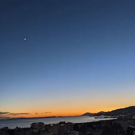 Beautiful Rooftop With Terrace And Sea View. Apartman