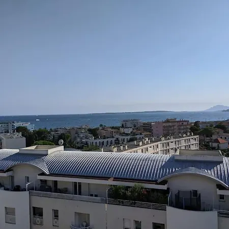 アパート Beautiful Rooftop With Terrace And Sea View.