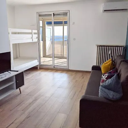 Beautiful Rooftop With Terrace And Sea View. アパート アンティーブ