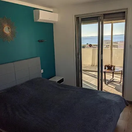 Beautiful Rooftop With Terrace And Sea View. Daire