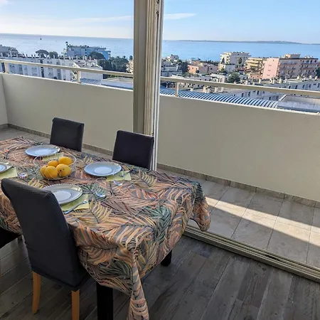 Beautiful Rooftop With Terrace And Sea View. アンティーブ